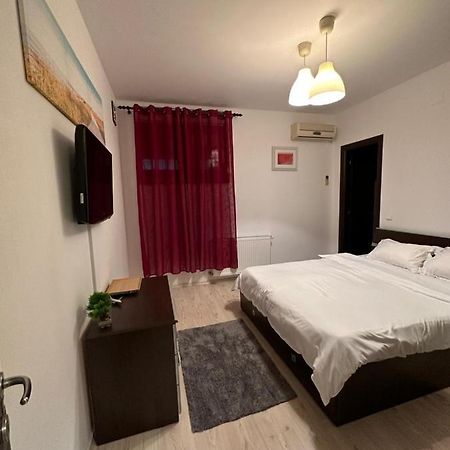 Apartament โอโตเปนี ภายนอก รูปภาพ