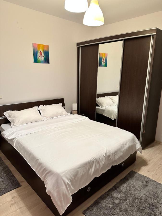 Apartament โอโตเปนี ภายนอก รูปภาพ