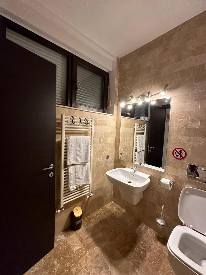 Apartament โอโตเปนี ภายนอก รูปภาพ